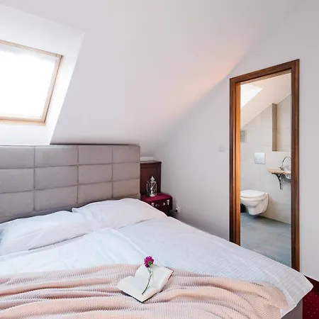 Petra In Historical Palace Ostello