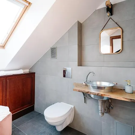 Petra In Historical Palace Ostello Bratislava