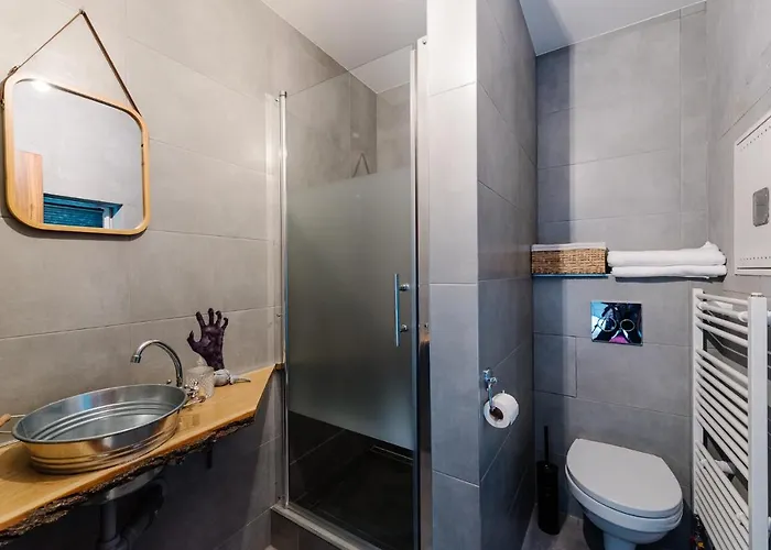 Petra In Historical Palace Hostel