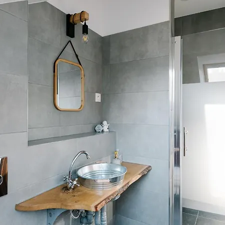 Petra In Historical Palace Hostel