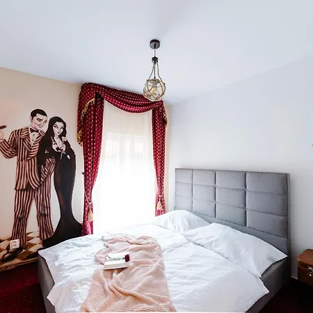 Petra In Historical Palace * Bratislava